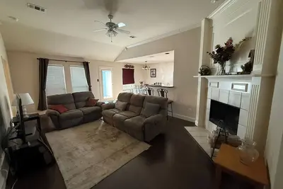 Image de Charming 2-bedroom house in central Dfw w private office- close to Dfw airport