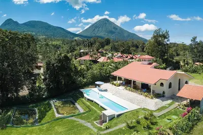 Gorgeous villa on the Waterfall Road