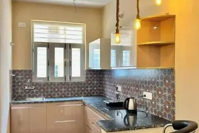 Image de Spacious 2 Bhk Pvt Parking, WiFi, Couch, Kitchen