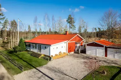 Image de Spacious Cabin for Work Crews, 10 Beds!