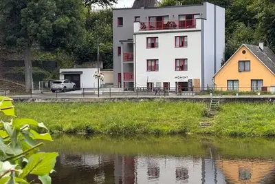 Image de Appartement de luxe de 4 chambres avec café - 3 balcons avec vue sur la rivière