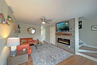 Image de Modern Hickory Hideaway