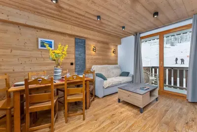 Image de À 40m des pistes de ski, remise en forme, piscine, sauna, balcon, casier à ski, 37m², Les Orres