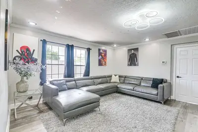 Image de Walkable Apt 2 Mi to Dtwn: Houston Retreat!