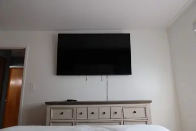 Image de Spacious 3br Home / Smart TVs, Stocked Kitchen & Family Comfort