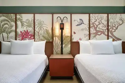 Image de 2 Convenient Rooms, Scenic Gardens, Outdoor Pool Relaxation, Near Ala Moana