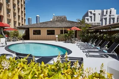 Image de City View Two Queens, 4 Family-Friendly Units, Tranquil Koi Ponds, Sun Deck View