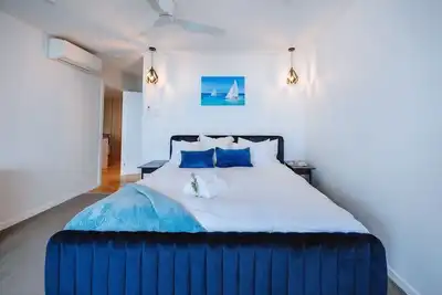 Image de Sea-View 3br, Rooftop Pool, Secure Parking & Study