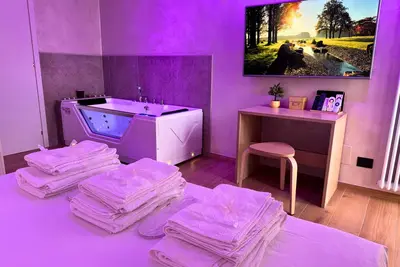 Image de SuiteHeart Turin – Appartement Romantique avec Jacuzzi