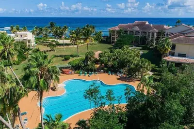 Image de Everything is Irie! 2 bedroom! Walking distance to the pool and Caribbean Sea!
