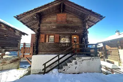 Image de Appartement fonctionnel au centre du vieux village de Chandolin, pour 2 à 4 personnes. Extérieur : ap
