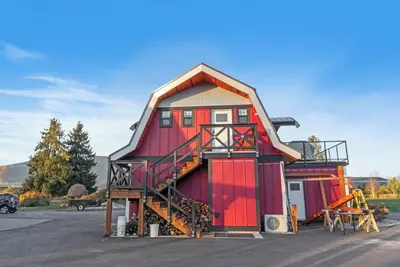 Image de Barndominium Scenic 5 Acre Farm on the Pitt River