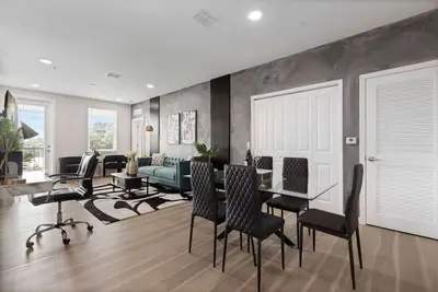 Image de Modern Coastal 2b/2b - Pool, Gym + Free Parking