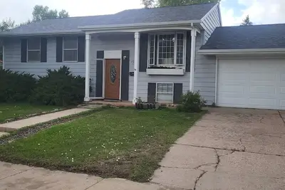 Image de Spacious 6-bedroom Tree Area Getaway