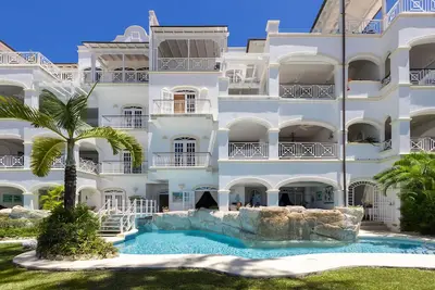 Image de One Old Trees | Beach Front - Located in  Beautiful Saint James with Private Pool