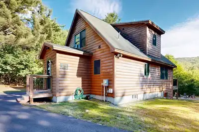 Image de Elegant Mountain Chalet with Hot Tub, Fire Pit, and Easy Access to Mt. Abram