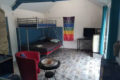 Image de Petite maison authentique juste a côté de chemins de randonnées.