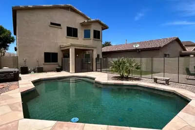 Image de Spacious 4br Surprise Oasis with Private Pool – Family Friendly