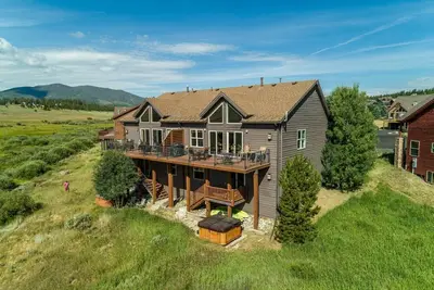 Image de Mountain Bliss | 3 Br Retreat W/ Views + Hot Tub