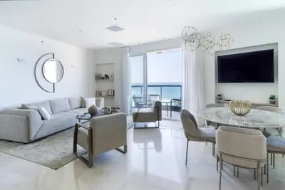 Image de Super Luxury Sea View Apartment!