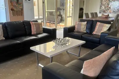 Image de Spacious Williamstown Apartment with Free Parking