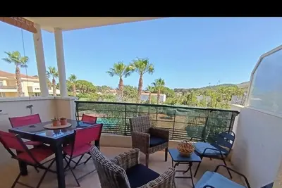 Image de T2 La Seyne/Six Fours avec terrasse et piscine