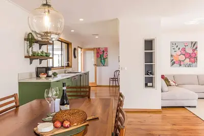 Image de Nancy’s of Trentham | Stylish 3br Walk to Town