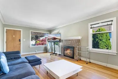 Image de Peaceful 2br Upper Unit | Steps from Green Lake