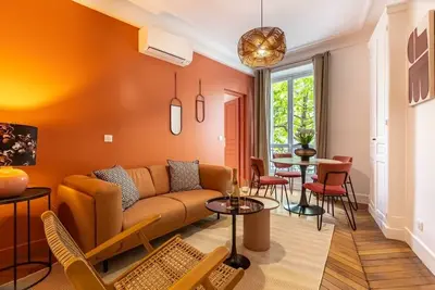 Image de Stylish 2 bedroom apartment with a/c in 8th