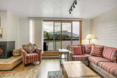 Image de Keystone Lakeside Escape with Stunning Views!