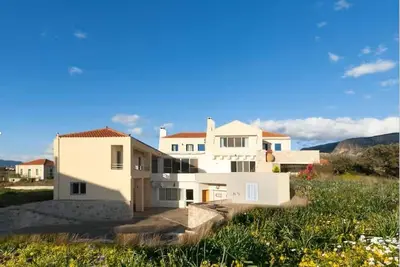 Image de Luxurious 6-bedroom villa with large sea-view balconies, near Monemvasia & Mani