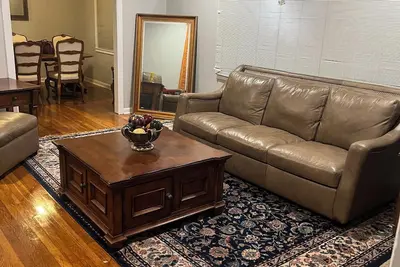 Image de Luxury comfort in Memphis : Steps from Graceland