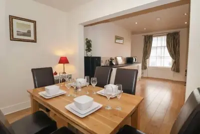 Image de Appartement-Confort-Salle de bain privée-Vue sur Rue-2 Bedroomed Apartment