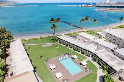 Image de 2 Pet-friendly Accommodations, Outdoor Pool, Steps to Ho'aloha Park Beach