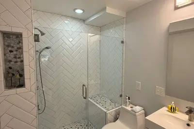 Image de Waterfront 2-bedroom condo in Eastport, Annapolis with private parking