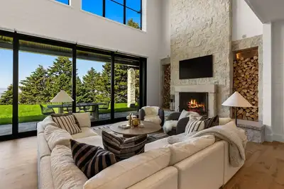 Image de Resolute Ridge: Peak Lodge