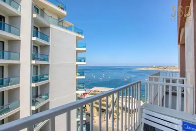 Image de Beautiful seafront 1br home w/comfy bed, Ac & Wifi