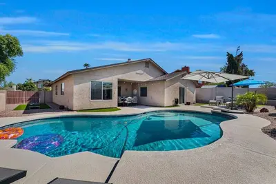 Image de Dive In Desert - 3Bd - Pool Oasis