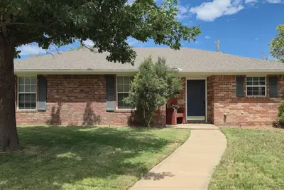 Image de Charming 3-Bedroom Furnished Home with Office