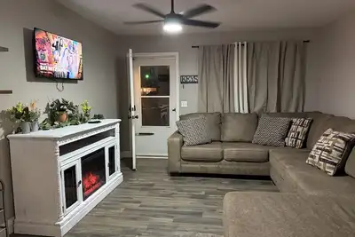 Image de Happy trails on Navajo trail