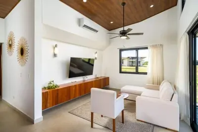 Image de Relaxing 3br House Steps from the Beach – Gran Pacifica