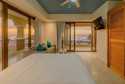 Image de Stylish Oceanfront Retreat in Gran Pacifica Resort