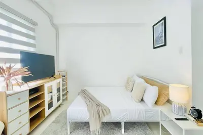 Image de Spacious Studio with Balcony
