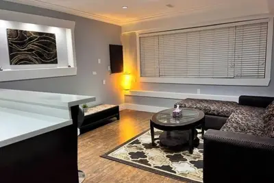 Image de Home in North Delta.