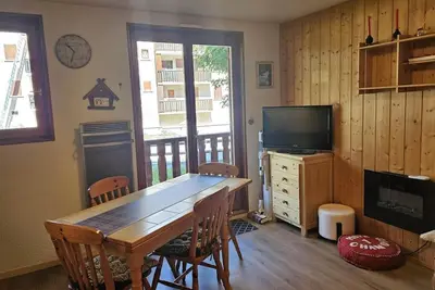 Image de 200m des commerces, Rez-de-chaussée, balcon, télévision, casier à ski, 33m², Valloire