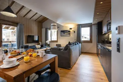 Image de Wifi, piscine, sauna, hammam, terrasse, balcon, parking, télévision, casier à ski, 99m², Megève