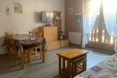 Image de 230m du centre station, Rez-de-chaussée, terrasse, parking, télévision, casier à ski, 24m², Valloire