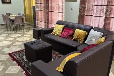 Image de Exquisite 3 Bedroom Fully Furnished Gated House in Accra Ghana. Onsite Support