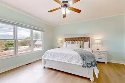 Image de The Best Views • Large 2br/3ba + Resort Pool