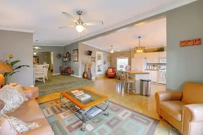 Image de 1 Mi to Silver Lake Sand Dunes: Family Gem w/ Yard